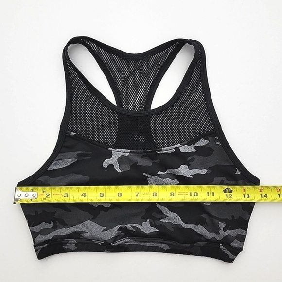 ⭐️3 / $30⭐️ Black Grey Camo High Neck Mesh Racerback Sports Bra  Size Medium - Picture 8 of 10